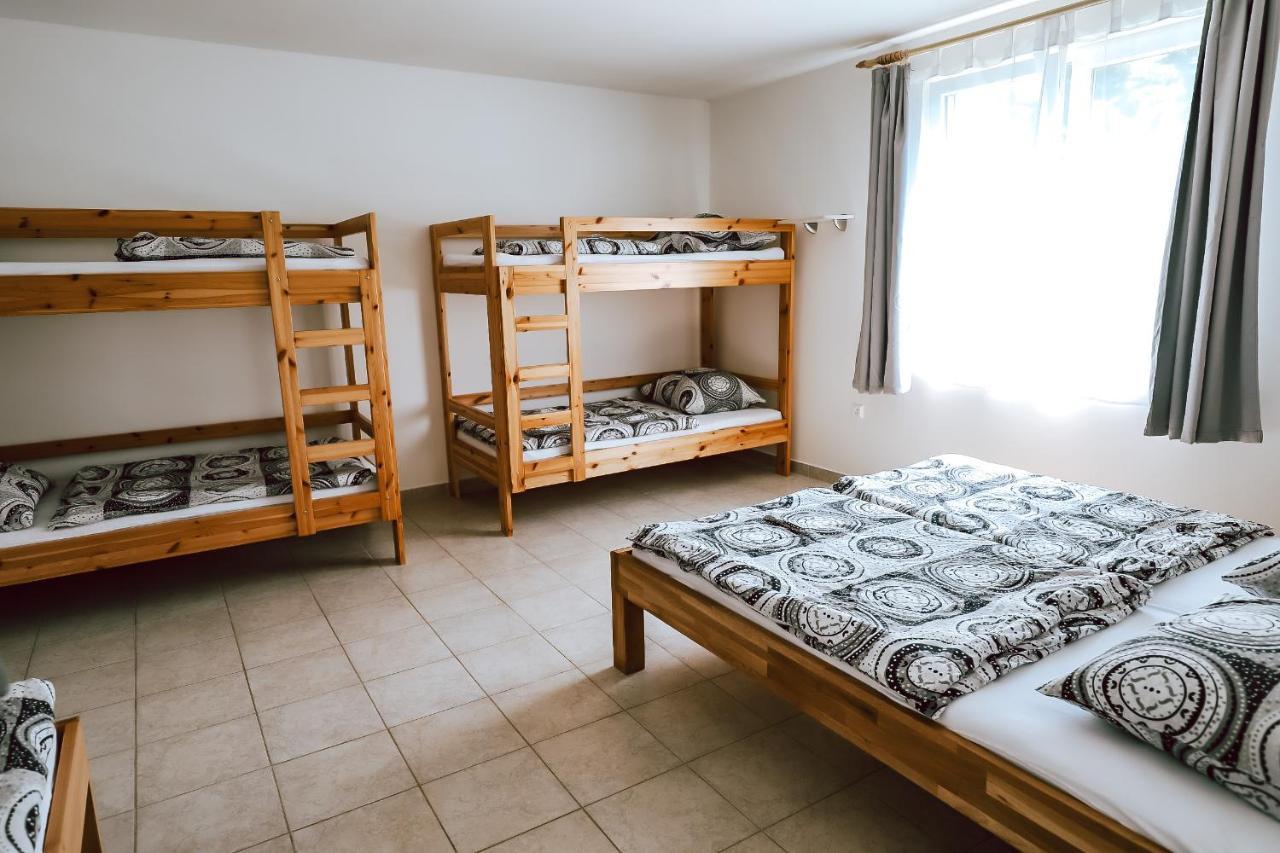 Chaty A Apartmany Hracholusky Kemp Kosatka Pnovany Eksteriør billede